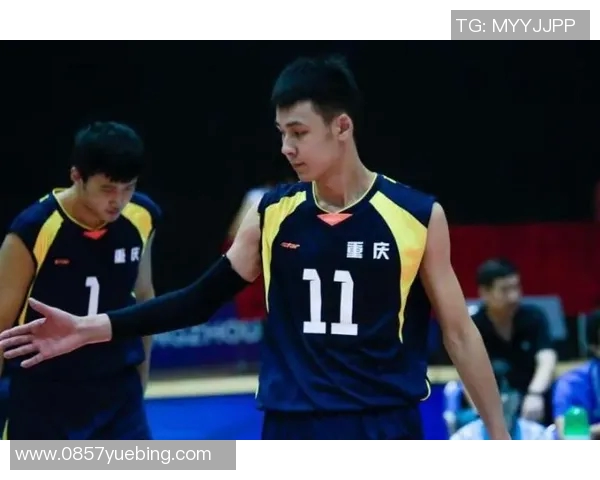 重庆足球队的拼搏历程与荣耀之路深度解析 重庆足球队的拼搏历程与荣耀之路深度解析