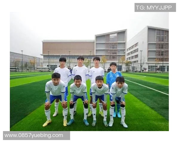 杭州足球队在挑战赛中的灵活性表现分析与点评 杭州足球队在挑战赛中的灵活性表现分析与点评